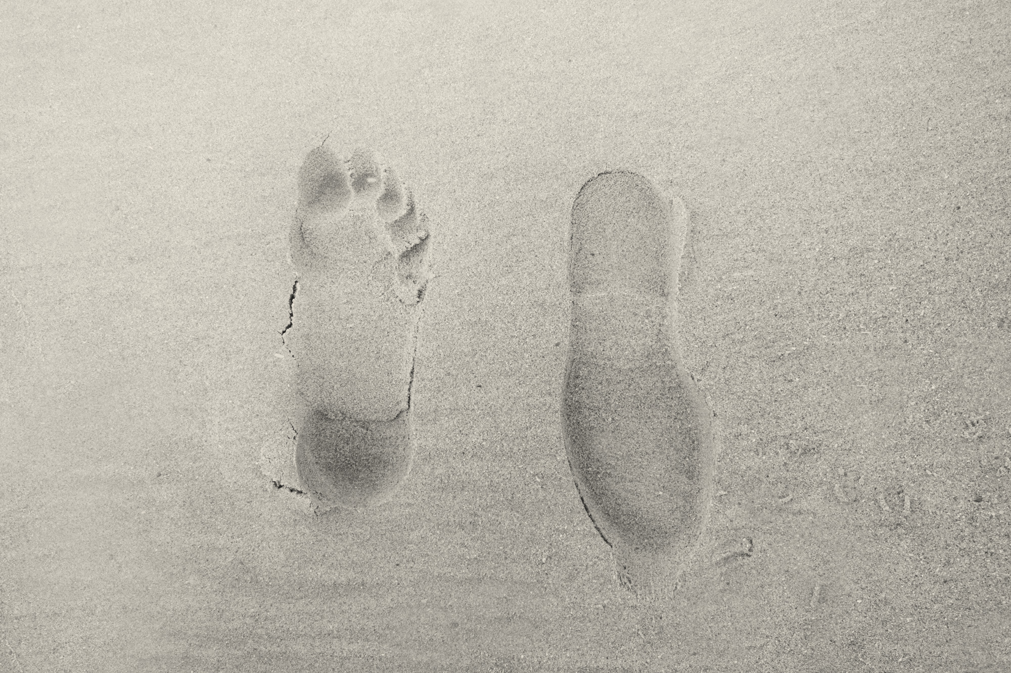 People passing by, strand Bloemendaal aan Zee